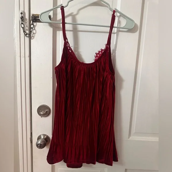 NWOT BiBi Red Lace Detail Top - Picture 5 of 5